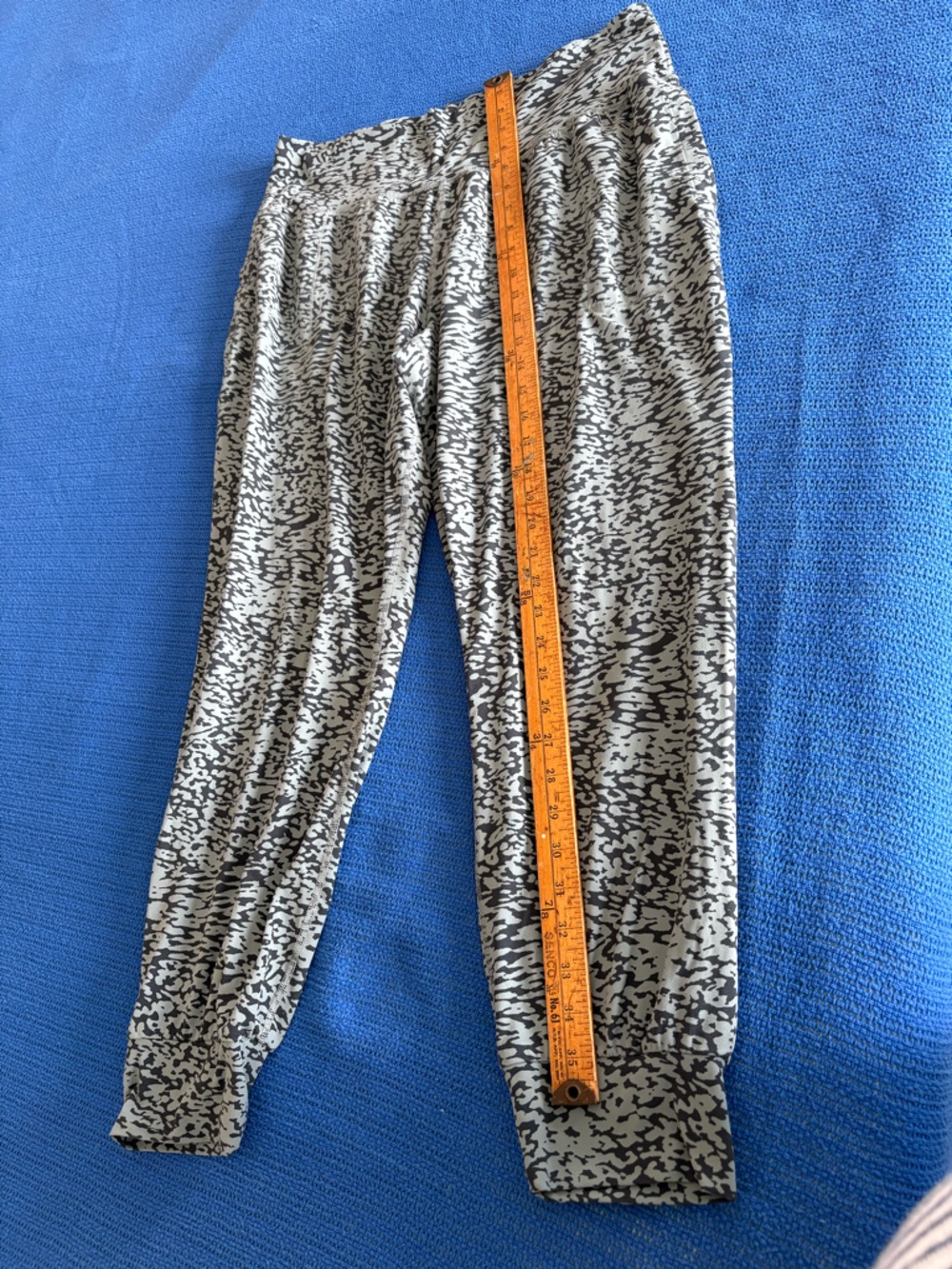 Athleta Green Black Printed Jogger Pants